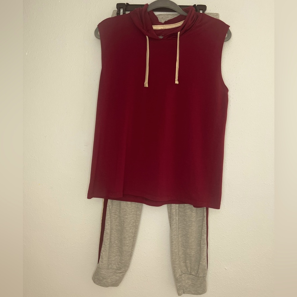 PJ couture Maroon and gray tank and joggers pajama set women’s size medium